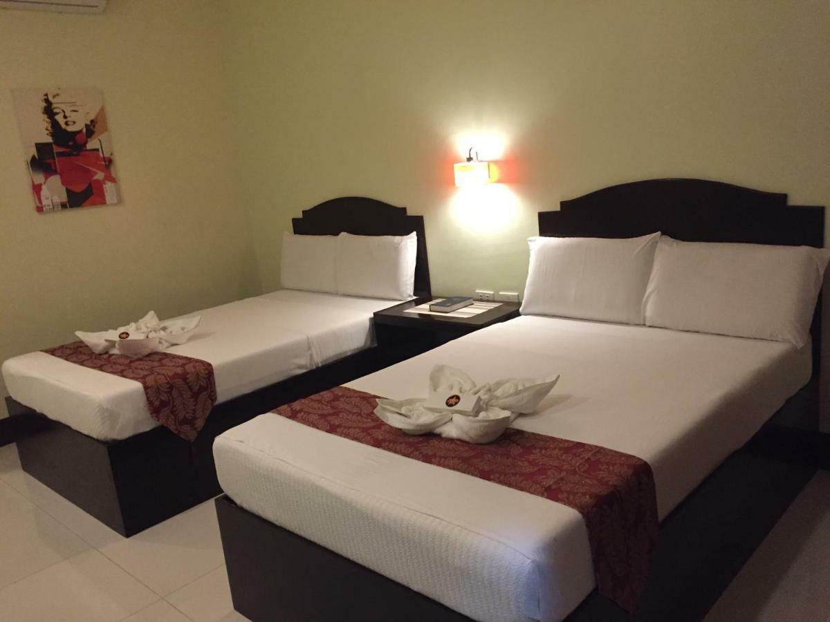 Hollywood Suites General Santos City Exterior foto